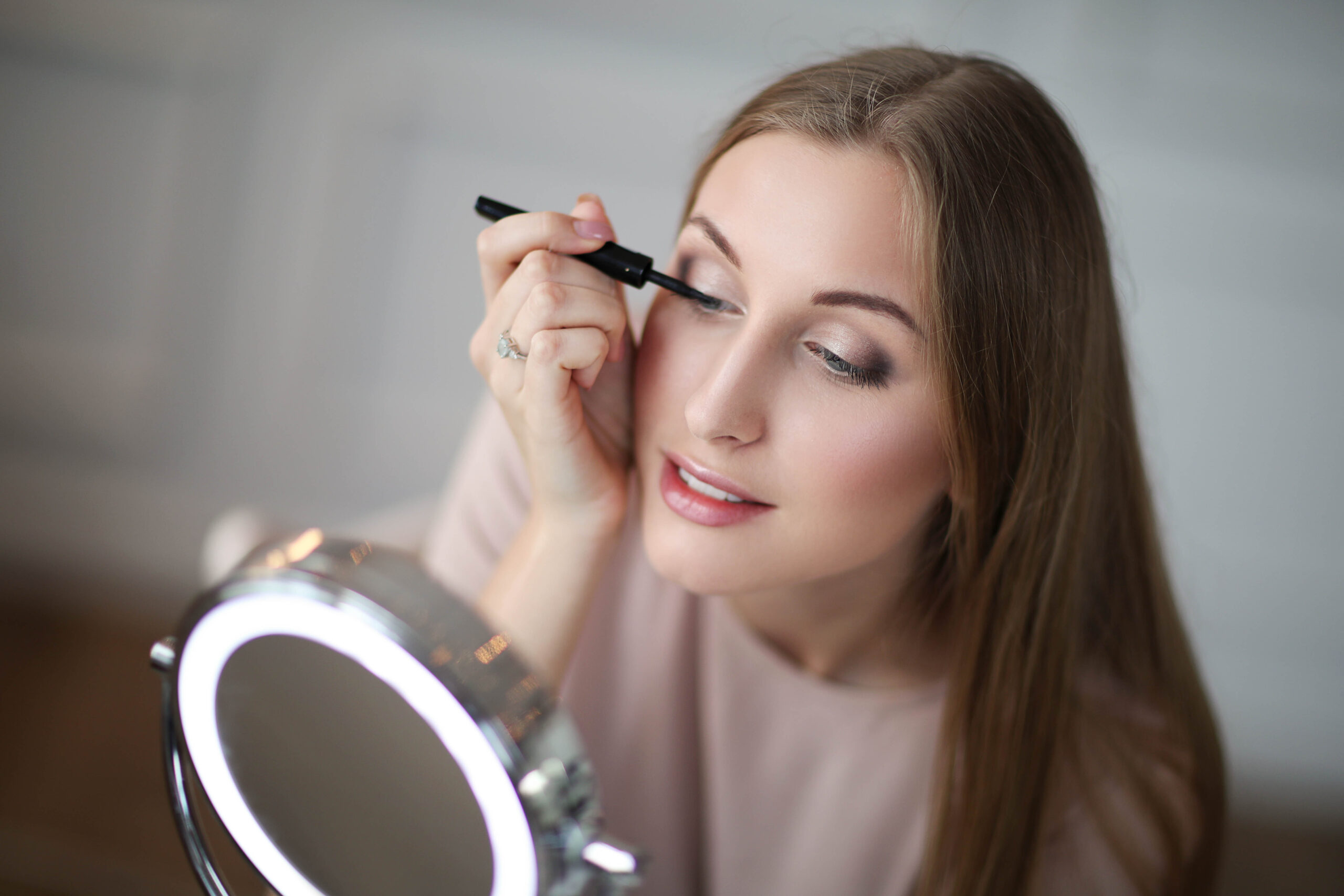 Higiene y cuidado de los ojos: Consejos de maquillaje - Positive Vision  Center